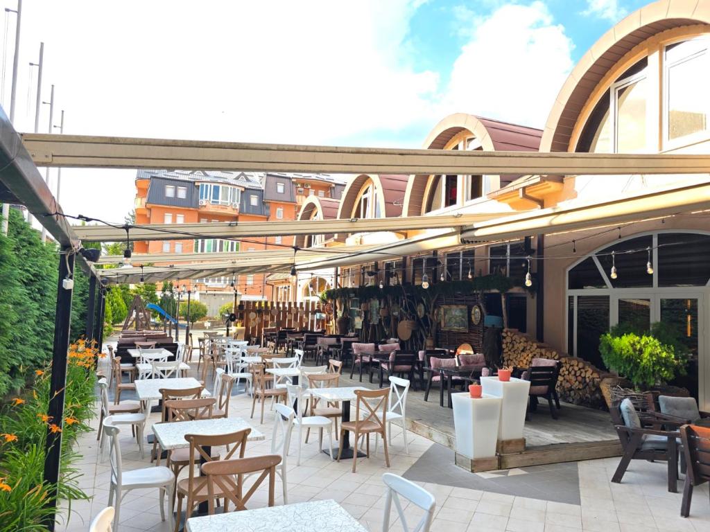 Restaurant Veneci terrace in Dibra
